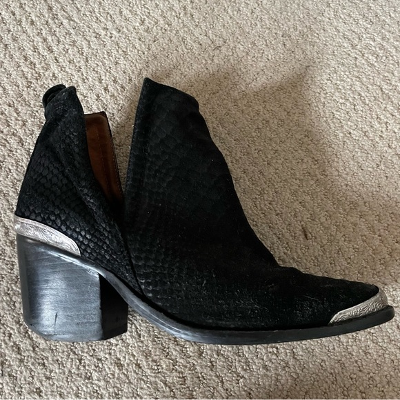 Black suede snakeskin Jeffrey Campbell Cromwell booties - Picture 8 of 10